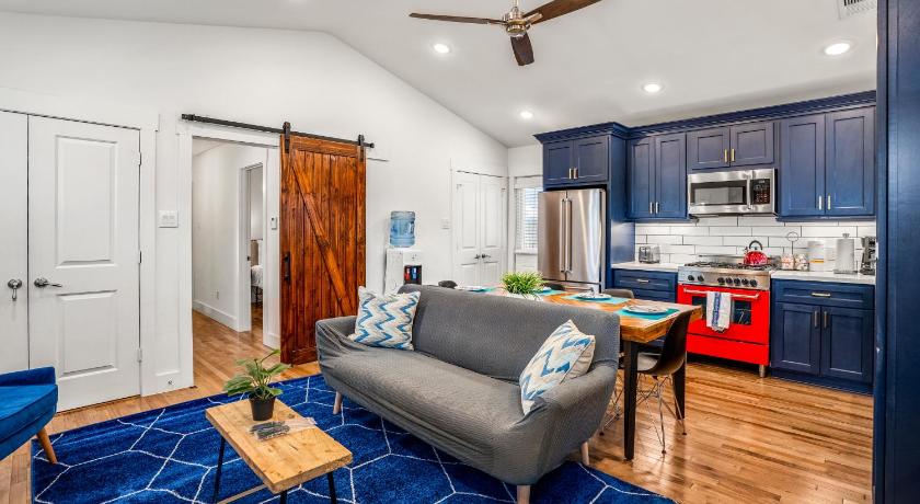 Sweet Home Alabama Street in Houston Central