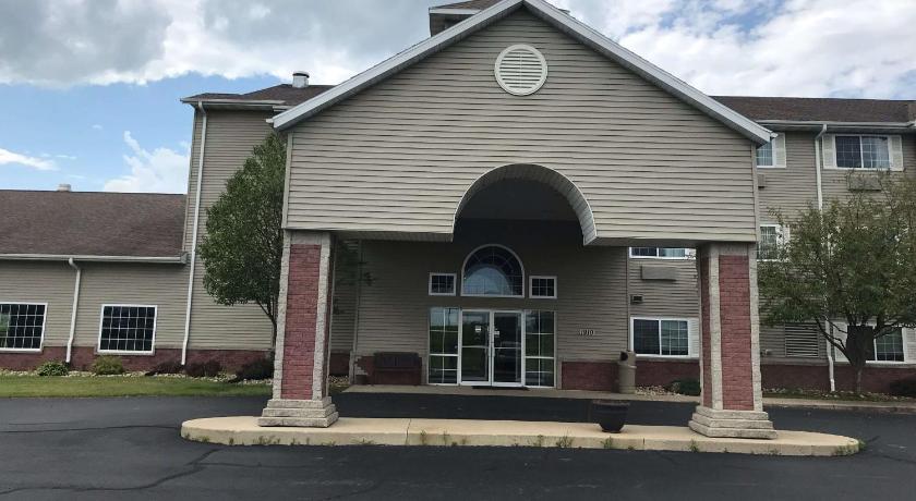 AmericInn by Wyndham Maquoketa