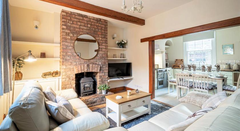 The Cottage in Chester, Sleeps 6 with FREE Parking