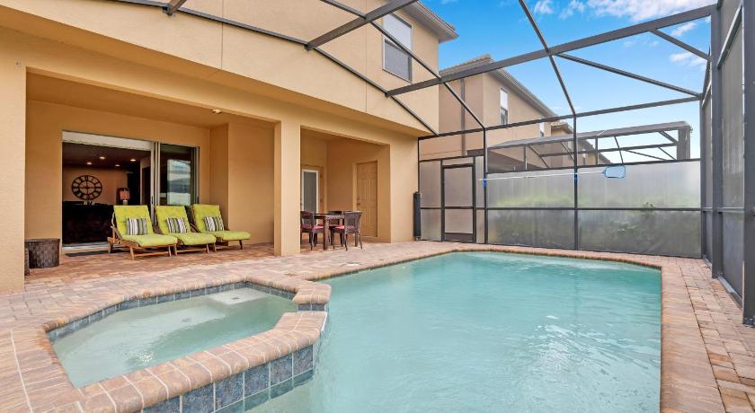 Elegant Villa wPrivate PoolSpa Game Room