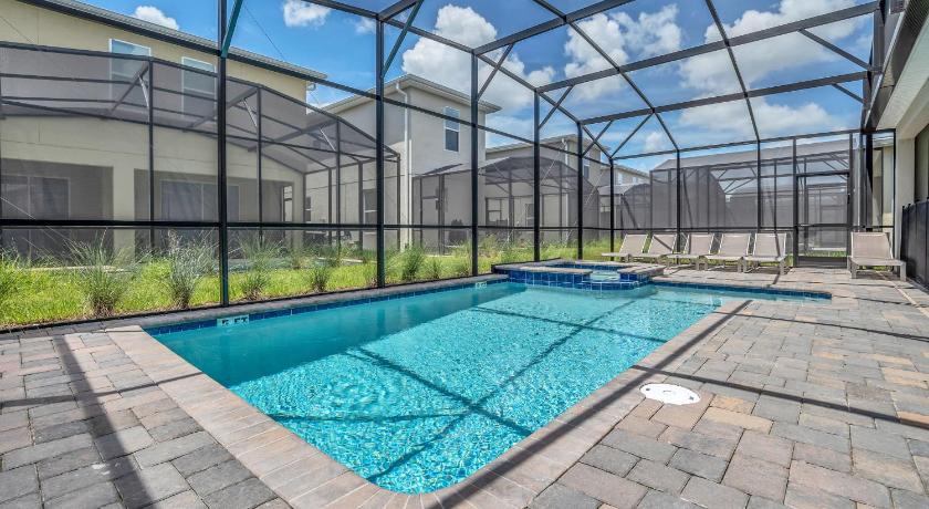 VILLA wPrivate Pool & Game Room near Disney
