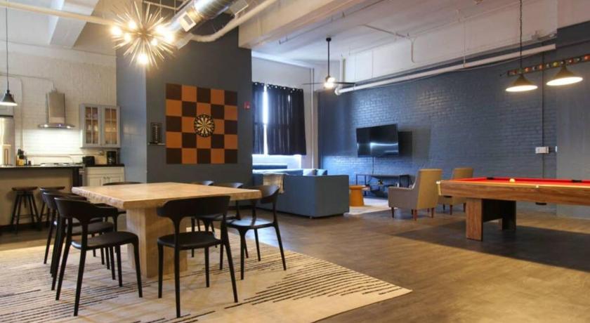 3E *New* Huge! Spacious 3 Bedroom in Oakland that sleeps 12!