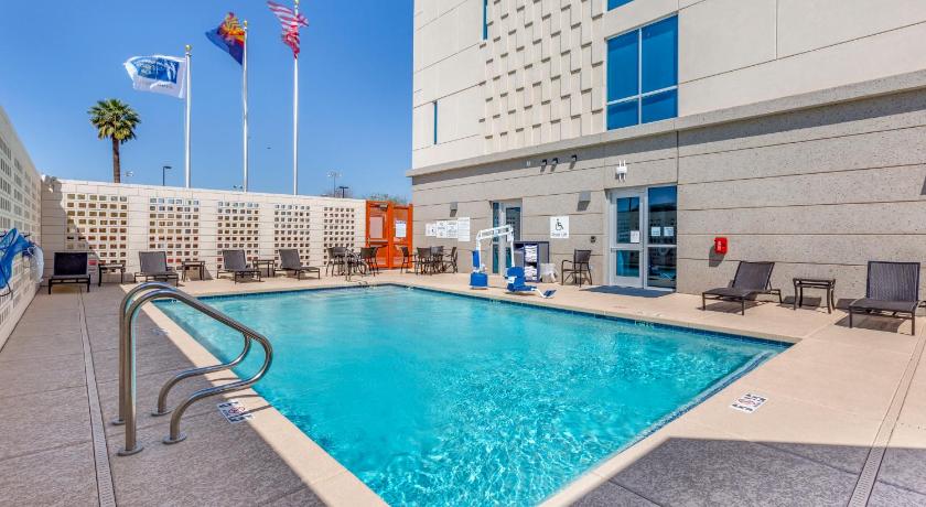 Holiday Inn Express and Suites Phoenix Dwtn - State Capitol By IHG