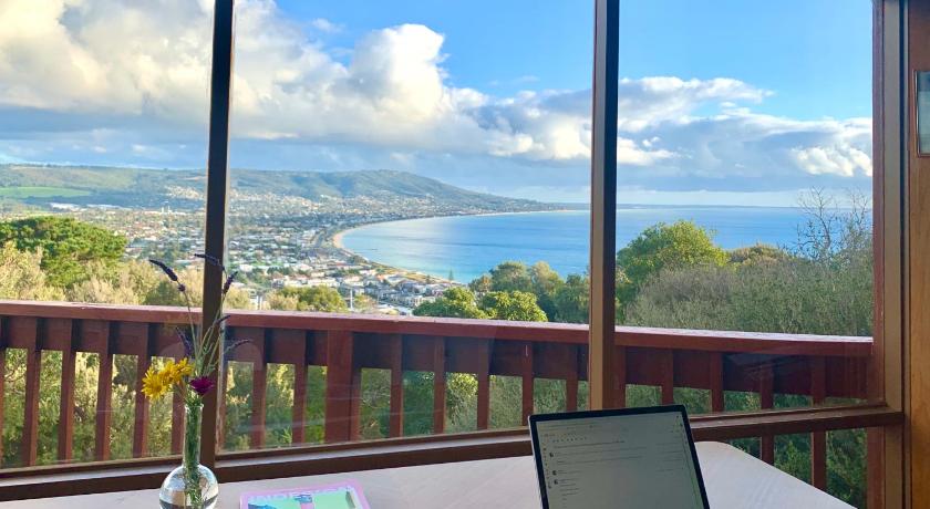 Kinoie Mornington - OCEANVIEW