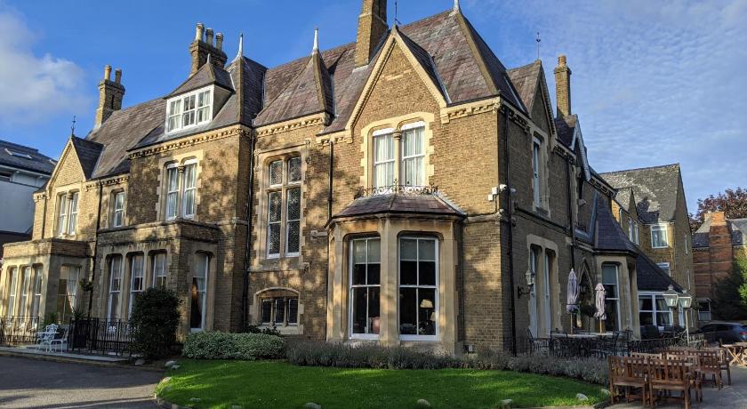 Cotswold Lodge Hotel
