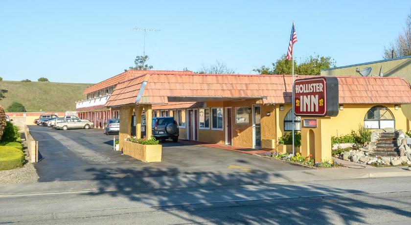 Hollister Inn