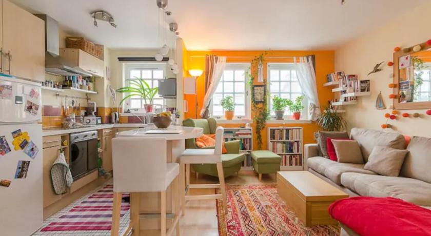 GuestReady - Cosy & Bright - Central Flat