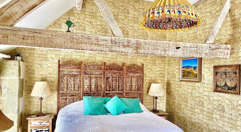 Luxurious, Fabulous, Fun, Contemporary Suite in Retreat Centre
