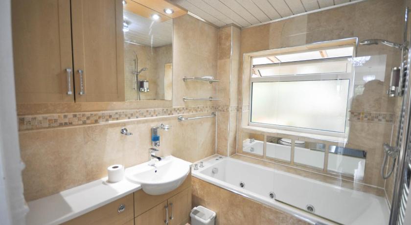 Modern 2 Bed Apartment