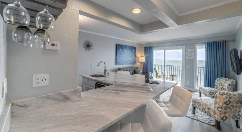 421-Fully renovated, WIFI, Pool, Amazing Views, Near BUCS Stadium