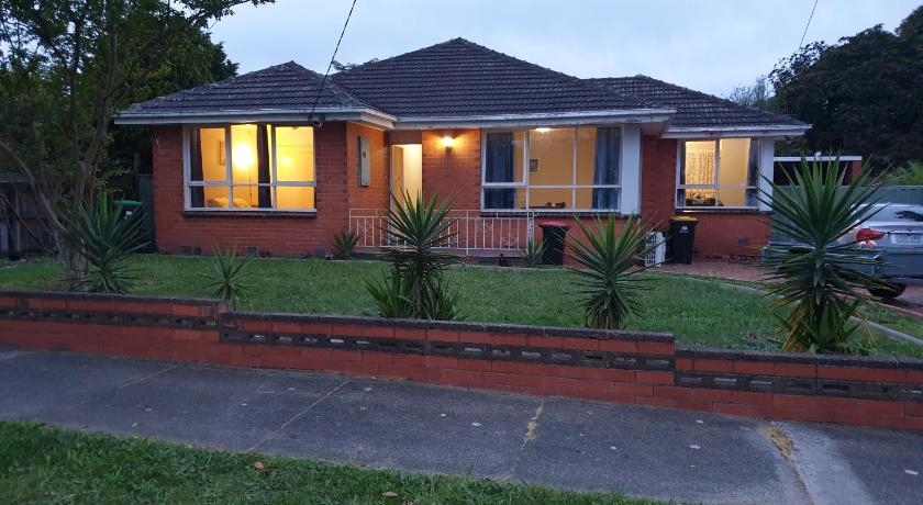 Homestay near Dandenong Plaza