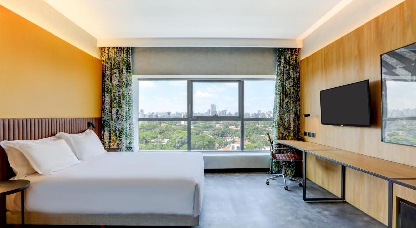 Hilton Garden Inn Reboucas