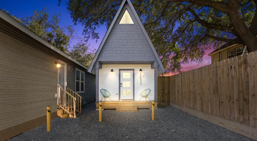 Unique A-frame Tiny House in Houston Central