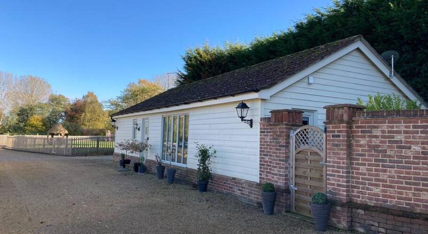 The Oaks, Luxury 2 bedroom cottage in a peaceful location