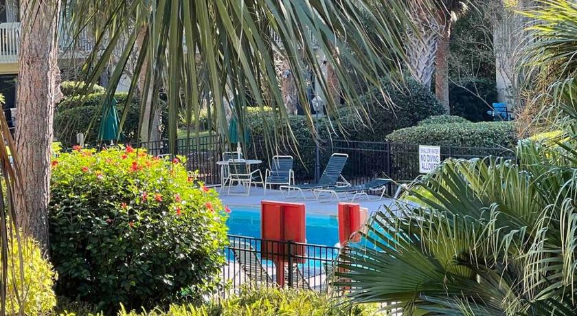 Spacious, cozy villa w/parking in Coligny Villas