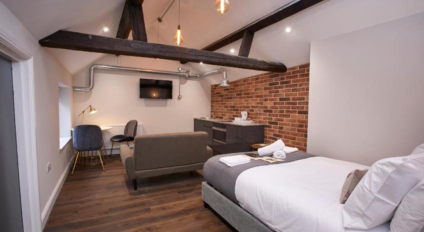 Three Cranes Serviced Apartments