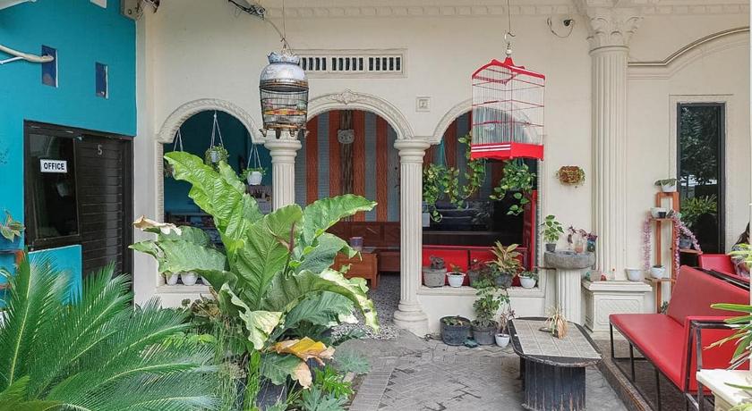 Icha Homestay near Terminal Purabaya Madiun