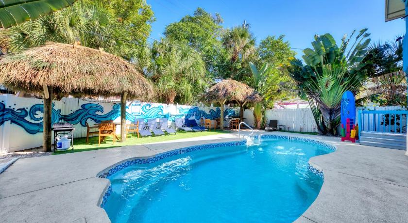 Pink Flamingo Unit, Steps to Beach, Siesta Key Village & Pet-Friendly