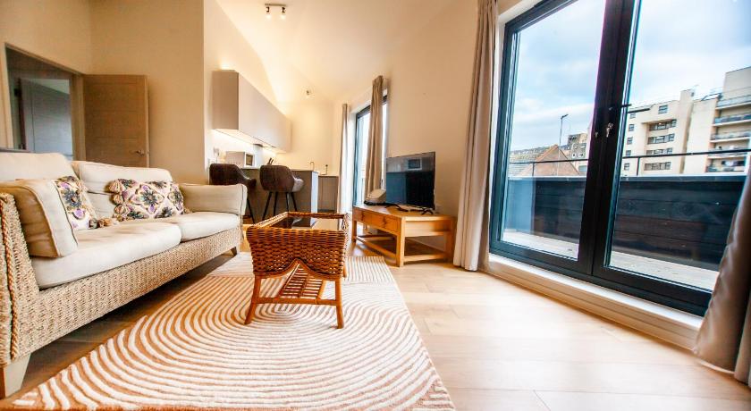 The Hideaway (2mins to the beach)