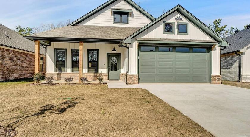 Alamo Luxury Living up to 11