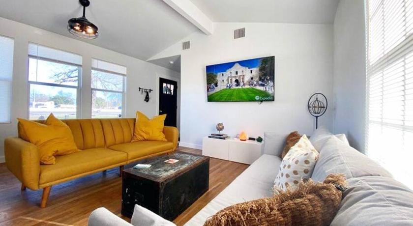 La Mariposa San Antonio - New! 5 min to Downtown!