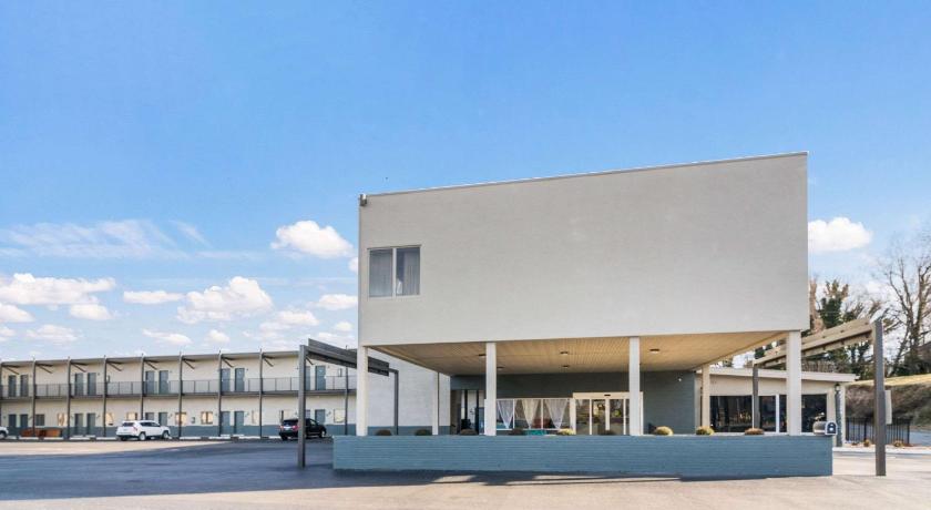 Quality Inn - On The Lake Clarksville-Boydton