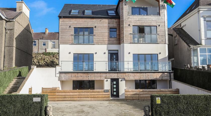 Bryn Min Manton Penthouse