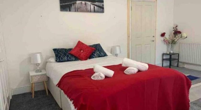 Balham, South London Spacious Guest House 5, 6 rooms available