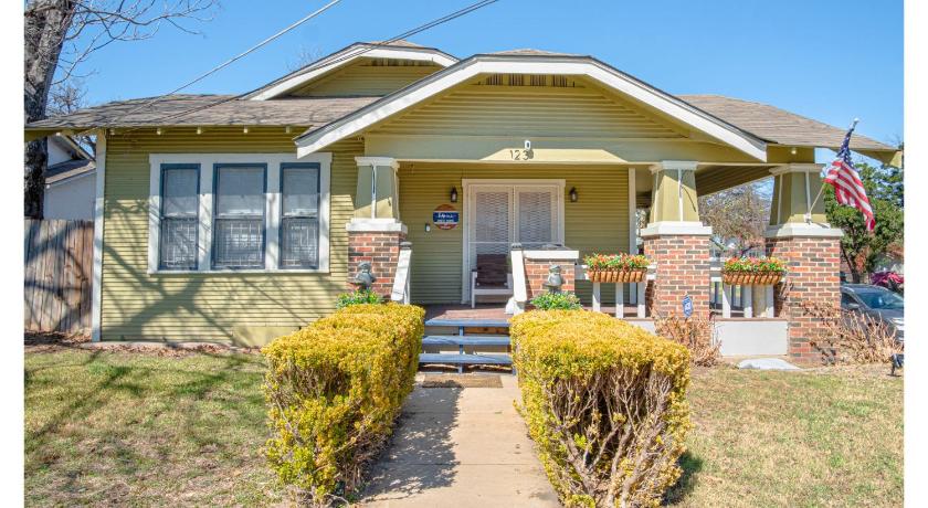 Stunning 3 BR Home Near DT Alamodome - Riverwalk