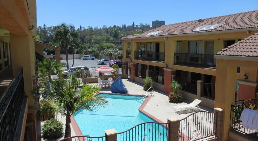 Azusa Inn