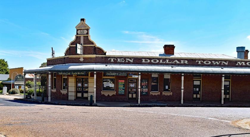 Ten Dollar Town Motel