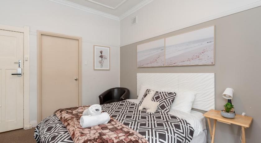 Boutique Private Suite 7 Min Walk to Sydney Domestic Airport - SHAREHOUSE