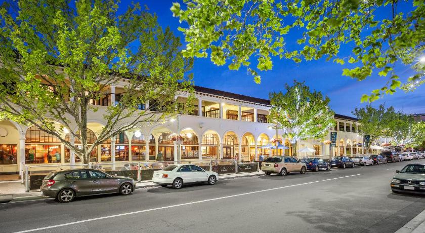 Quest Canberra