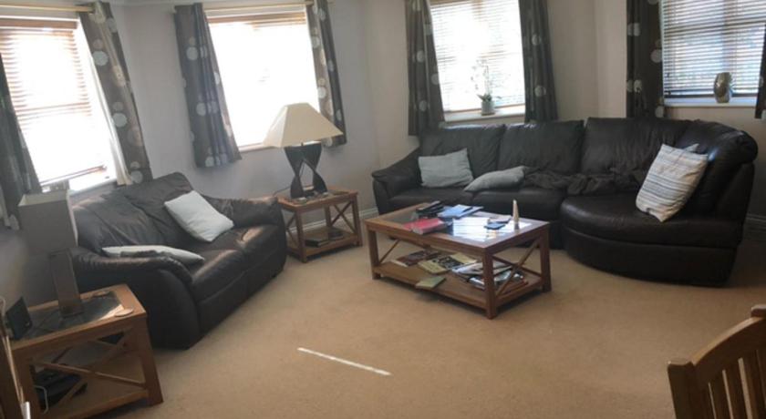 Captivating Apartment in Copthorne near Gatwick