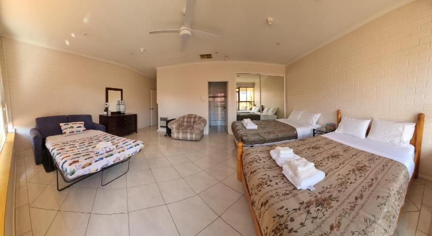 Tuggeranong Short Stay #10 - Sleeps 6
