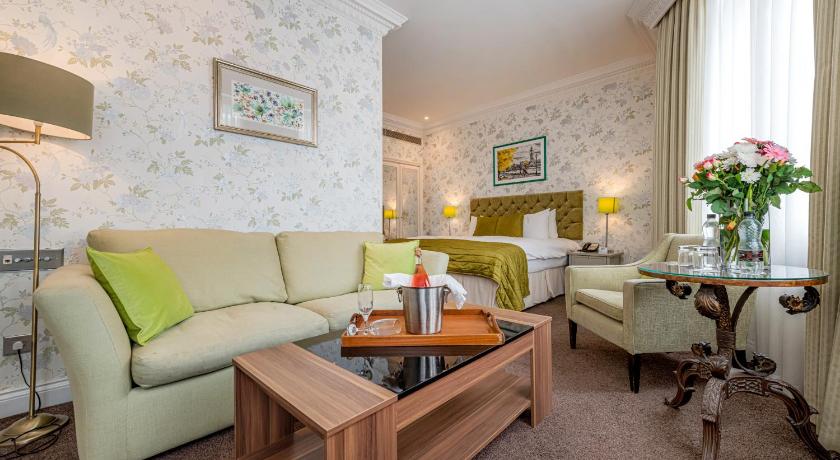 Ashburn Hotel