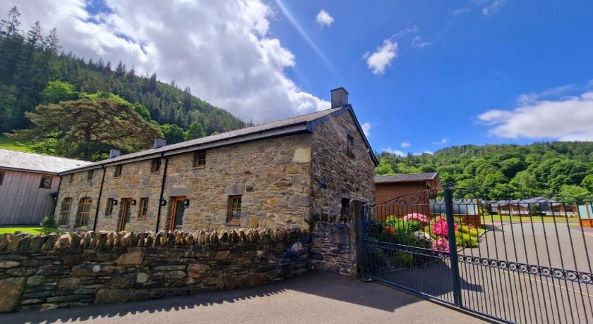 Glandwr Cottage at Hendre Rhys Gethin
