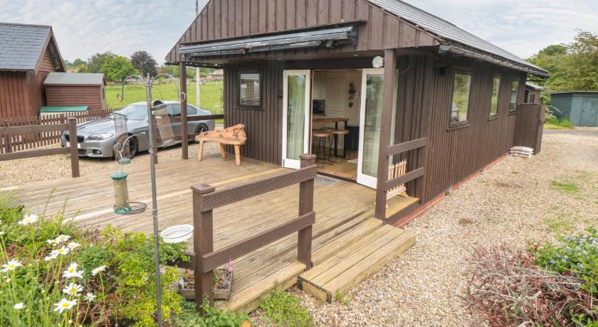 3 Valley View Lodges