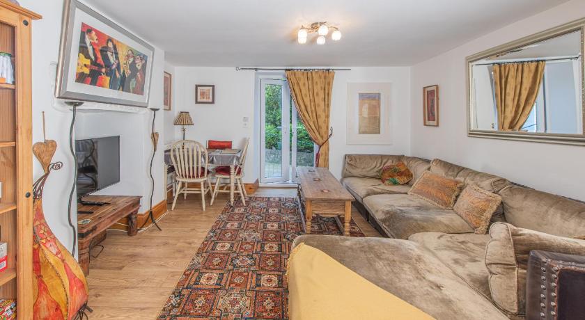 The Flat at number 11