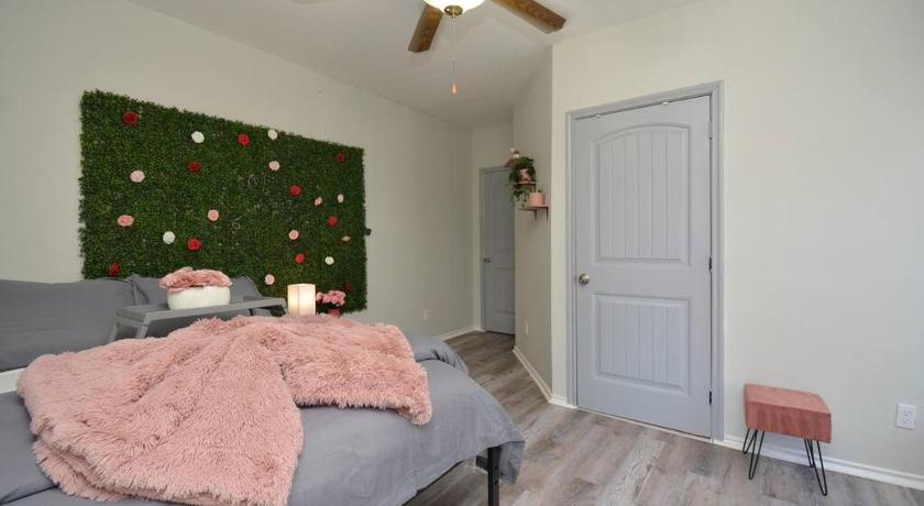 SuperValue Suite #8 @ East End Revitalized