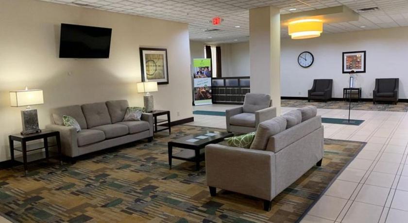 Quality Inn & Suites Downtown Mansfield