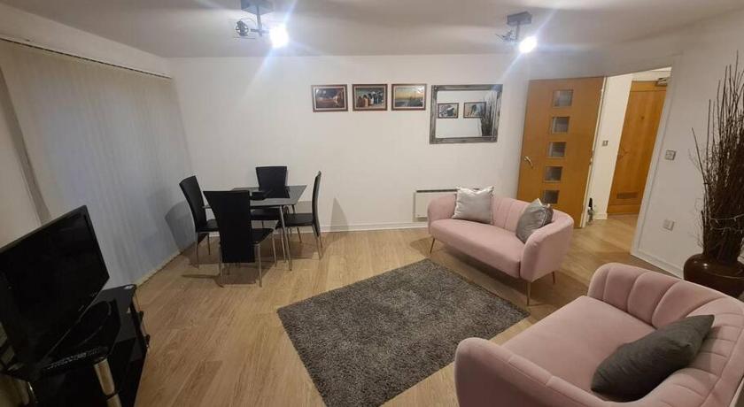 2 Bedroom 2 Bath Apartment, sleeps 4, Town Centre