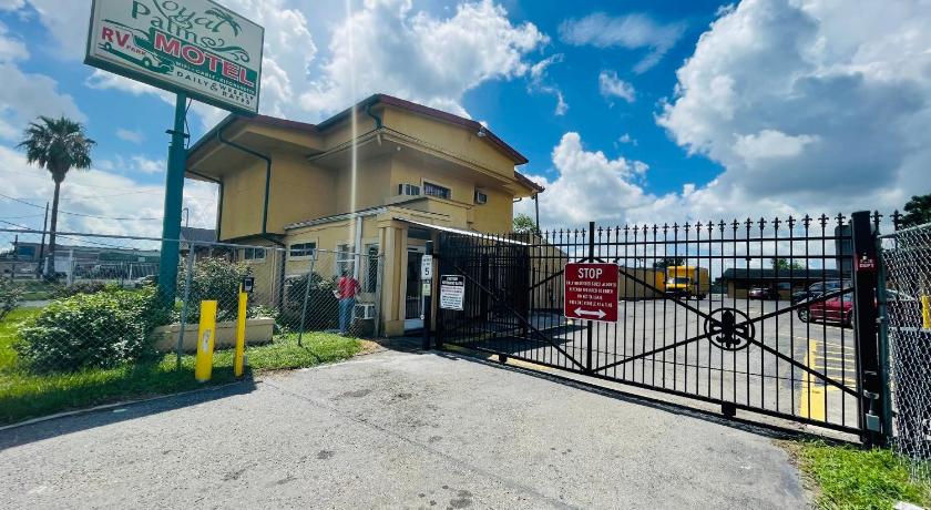 Royal Palms Motel & RV Park