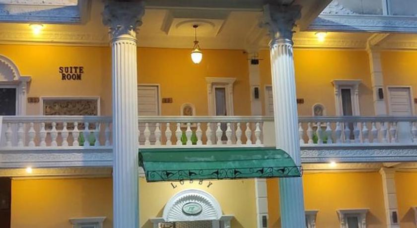 HOTEL NAYORA PRABUMULIH