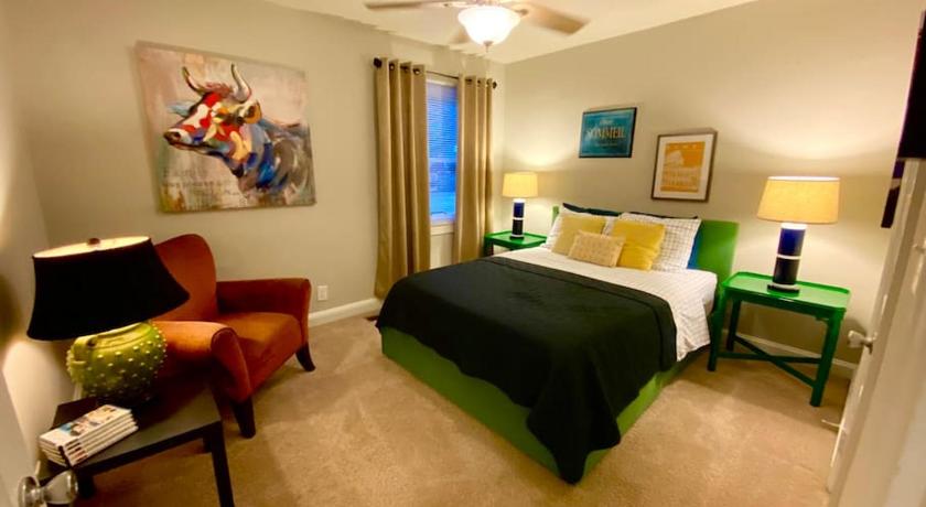 Charming Condo Near Downtown, NCSU and PNC Arena