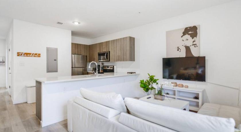 Fantastic Townhouse 15minutes from the Beach