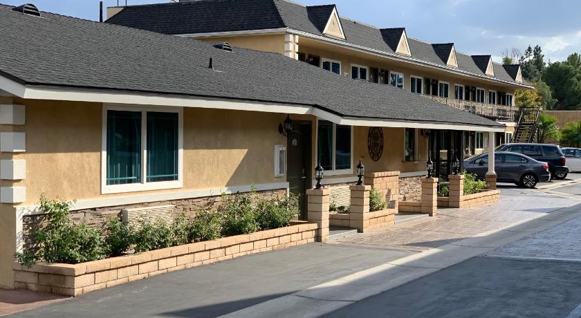 Walnut Inn & Suites West Covina