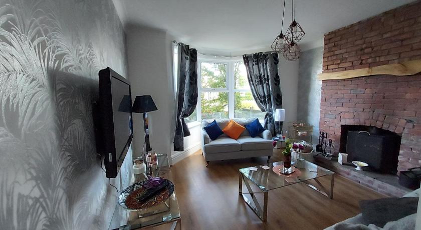 2 bed apartment 5min from sea in bare Morecombe
