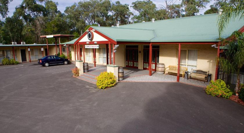 Sanctuary House Resort Motel