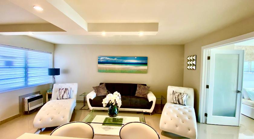 Premium Modern waterfront apartment with Miami Skyline view on the bay 5 mins drive to Miami Beach w